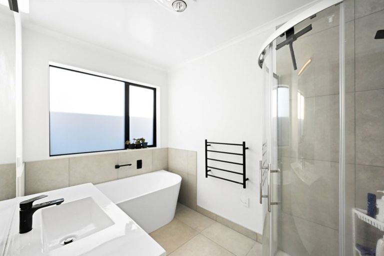 Photo of property in 16b Hendon Road, Fairview Downs, Hamilton, 3214