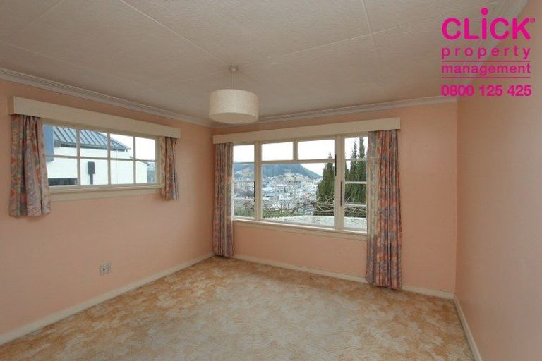Photo of property in 16 Heriot Row, Dunedin Central, Dunedin, 9016
