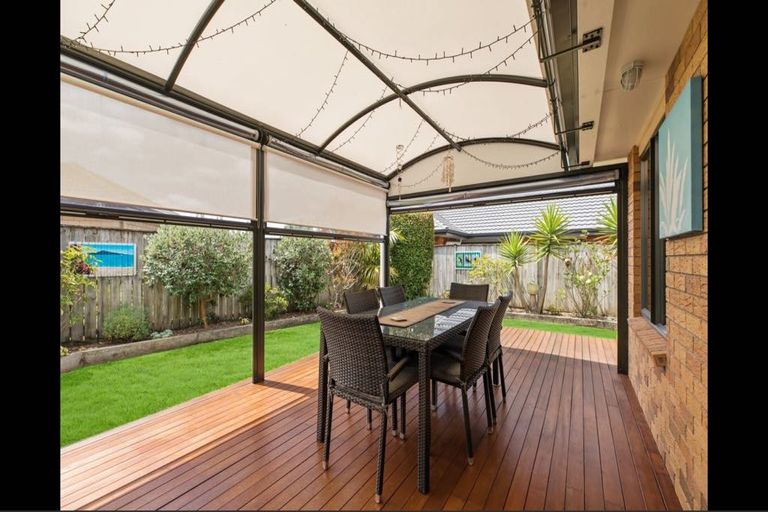 Photo of property in 34 Blackwood Drive, Wattle Downs, Auckland, 2103