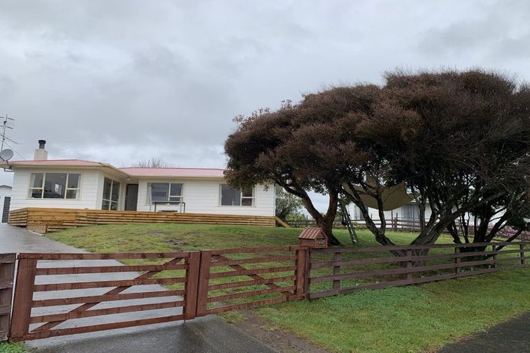 Photo of property in 22 Mountainview Terrace, Otaki Beach, Otaki, 5512