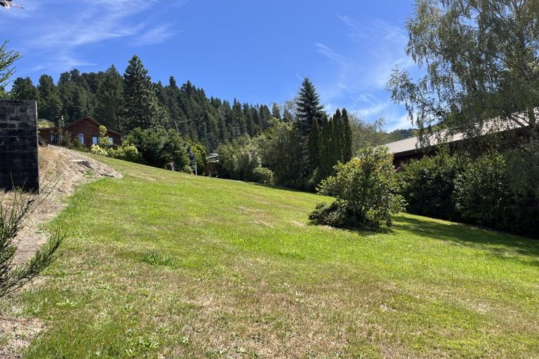 Photo of property in 72 Chalet Crescent, Hanmer Springs, 7334