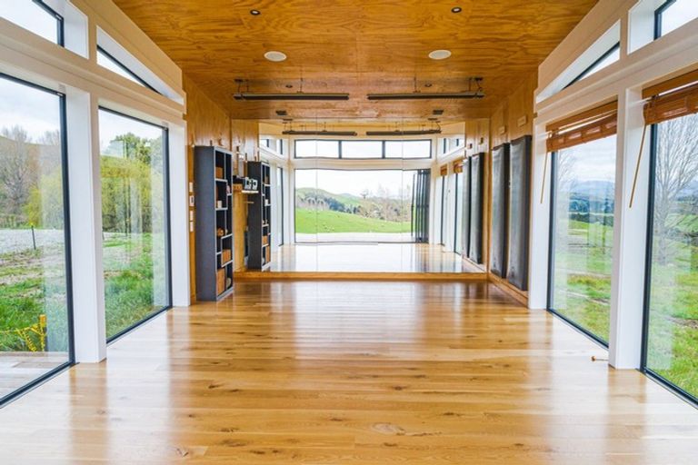 Photo of property in 360a Longbush Road, Hinakura, Masterton, 5884