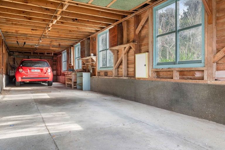 Photo of property in 243 Main Road, Tawa, Wellington, 5028