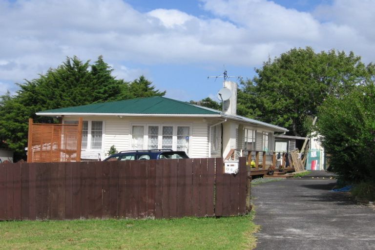 Photo of property in 5 Fairclough Road, Beach Haven, Auckland, 0626