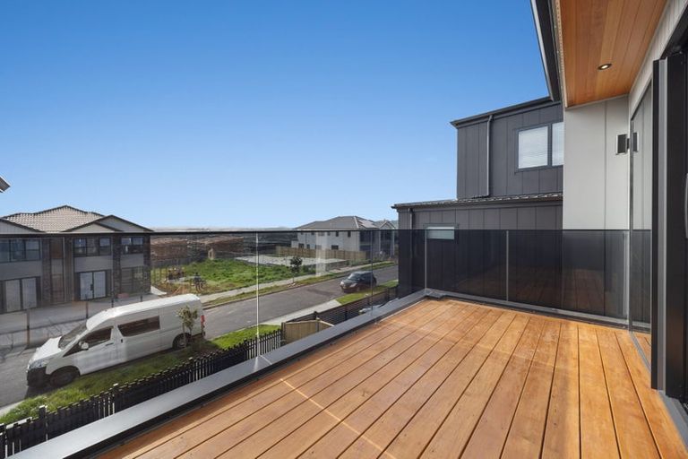 Photo of property in 8 Mill Hill Close, Flat Bush, 2019