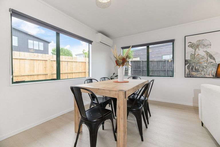 Photo of property in 43a Golf Road, New Lynn, Auckland, 0600