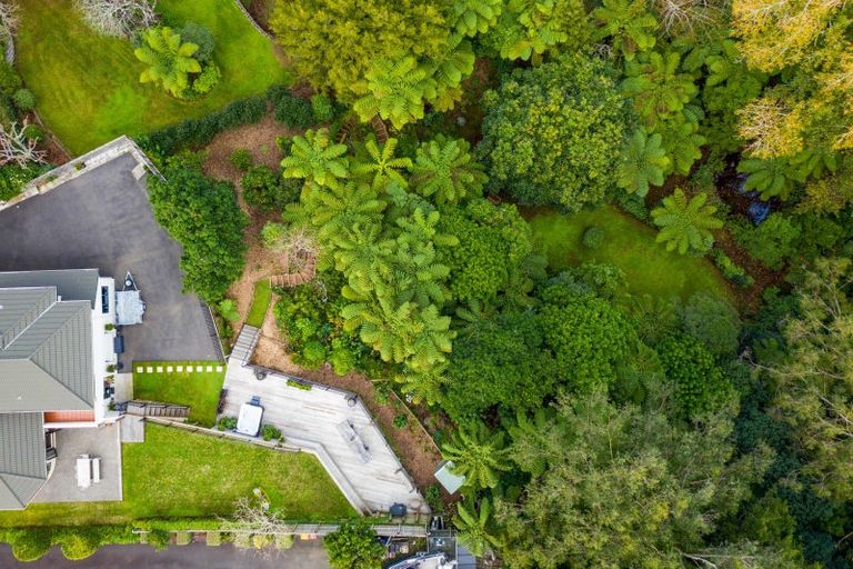 Photo of property in 22 Kinross Drive, Merrilands, New Plymouth, 4312