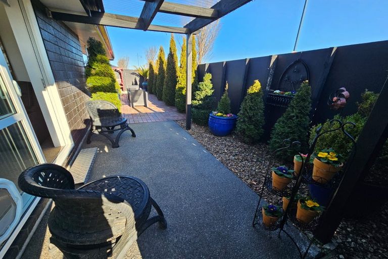 Photo of property in 32 Whakatipu Street, Pegasus, 7612