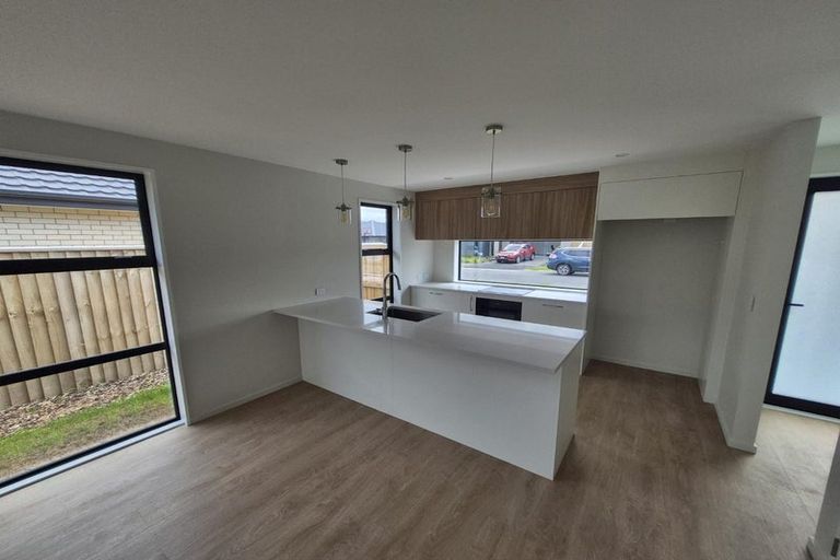 Photo of property in 30 Harry Manship Crescent, Halswell, Christchurch, 8025