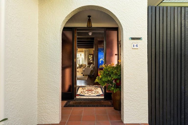 Photo of property in 16 Hinewa Road, Otumoetai, Tauranga, 3110