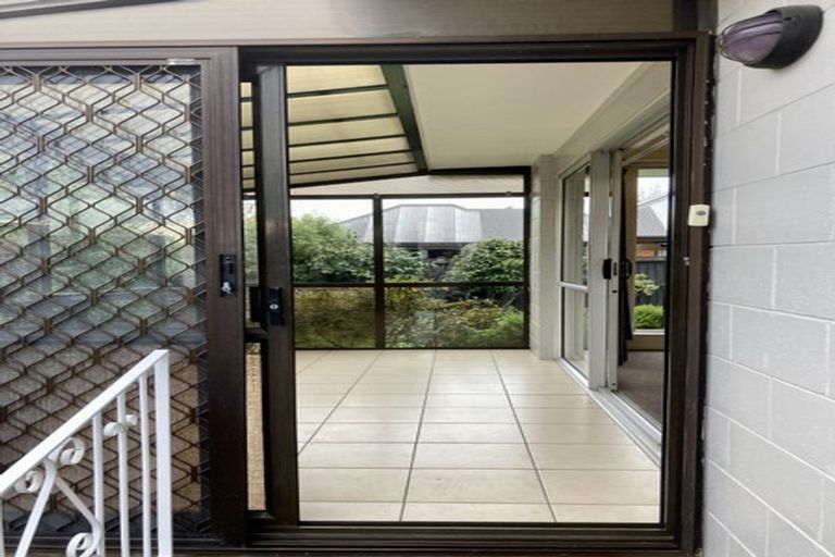 Photo of property in 2/50 Chipping Lane, Redwood, Christchurch, 8051