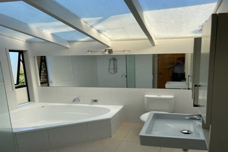 Photo of property in 1/1 Richards Avenue, Forrest Hill, Auckland, 0620