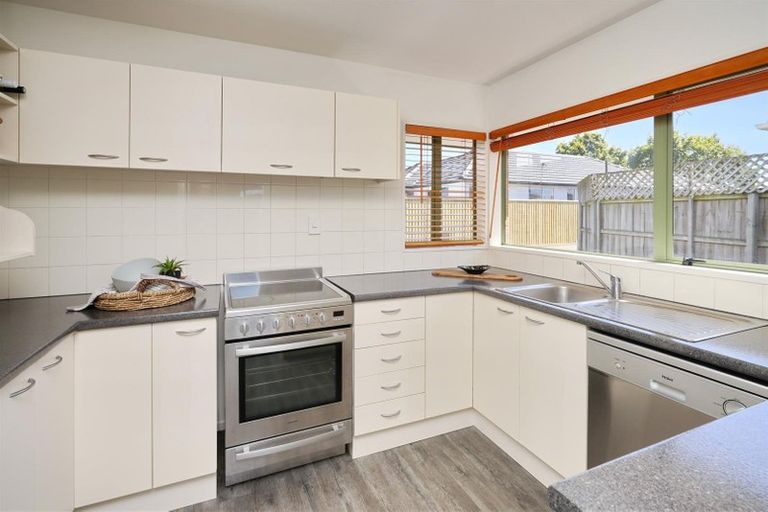 Photo of property in 513a Harewood Road, Harewood, Christchurch, 8051