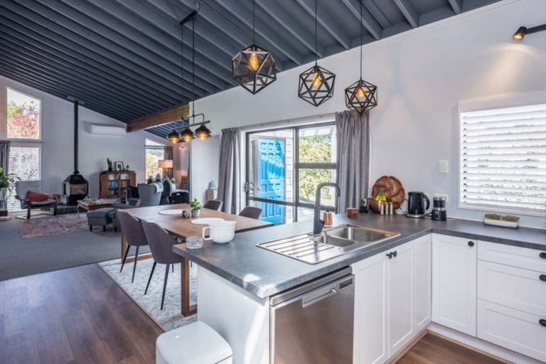 Photo of property in 42 Weggery Drive, Waikanae Beach, Waikanae, 5036