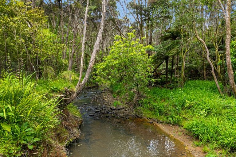 Photo of property in 19-21 Mountain Road, Henderson Valley, Auckland, 0612