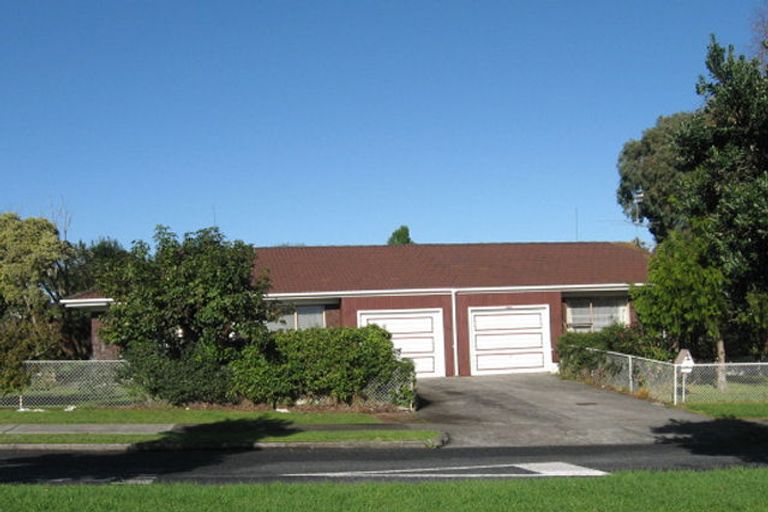 Photo of property in 1/21 Highland Park Drive, Highland Park, Auckland, 2010