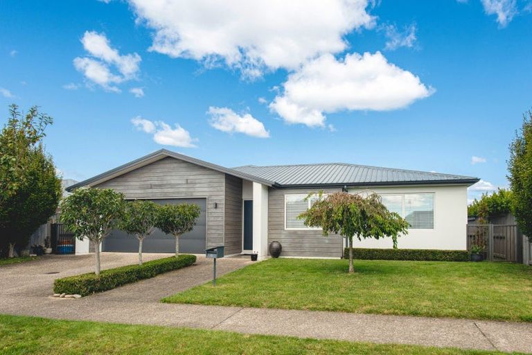 Photo of property in 72 Penetaka Heights, Pyes Pa, Tauranga, 3112