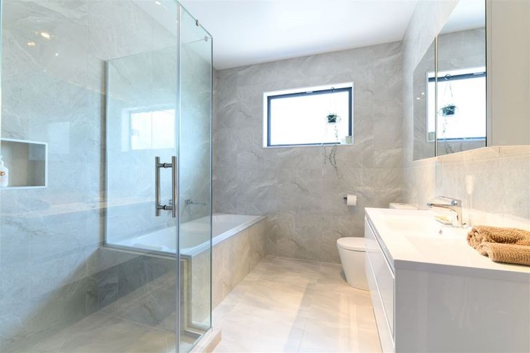 Photo of property in 26 Konoba Avenue, Kumeu, 0810