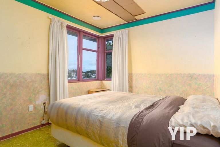 Photo of property in 106 Ruskin Road, Newlands, Wellington, 6037