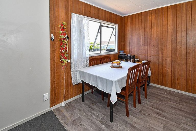 Photo of property in 74 Burundi Avenue, Clendon Park, Auckland, 2103