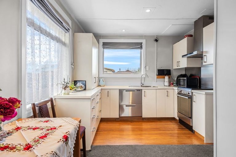 Photo of property in 25 Avro Crescent, Hornby, Christchurch, 8042