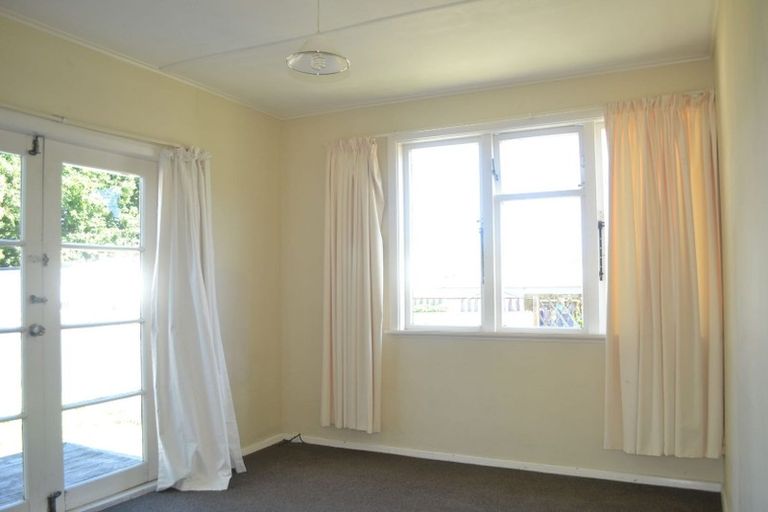 Photo of property in 86 Seddon Street, Naenae, Lower Hutt, 5011