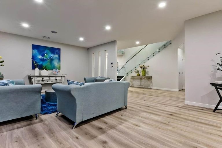 Photo of property in 56 Huntington Park Drive, Greenhithe, Auckland, 0632