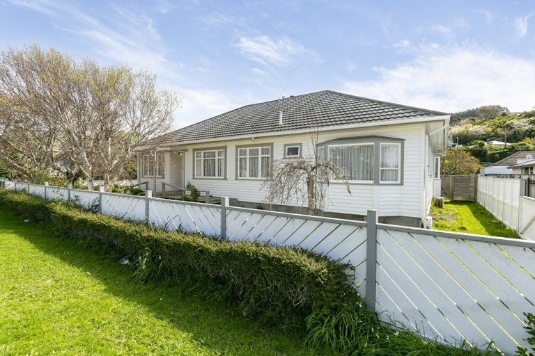 Photo of property in 73 Oxford Street, Tawa, Wellington, 5028