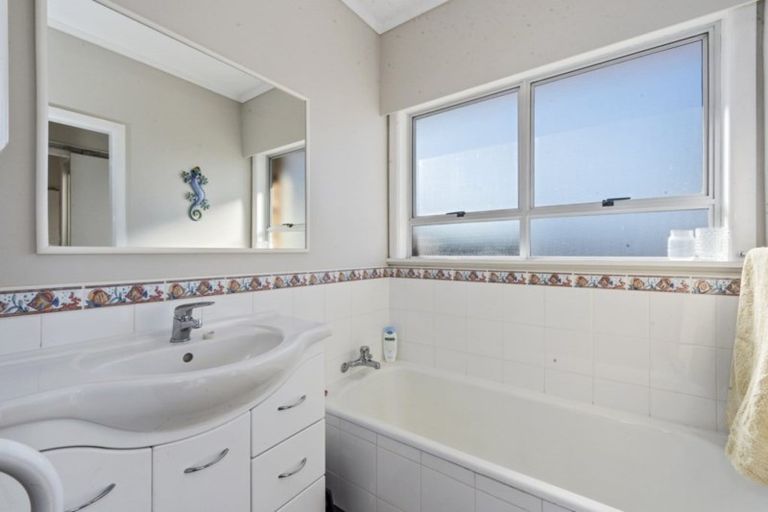 Photo of property in 5 Westney Place, Forest Lake, Hamilton, 3200