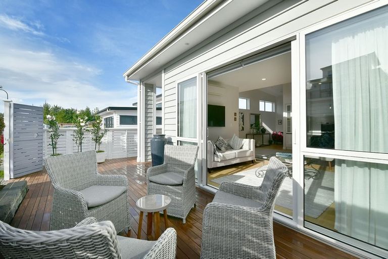 Photo of property in 37 Ascension Crescent, Orewa, 0931