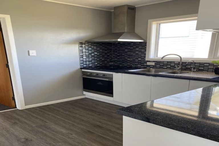 Photo of property in 7 Carluke Street, Paparangi, Wellington, 6037