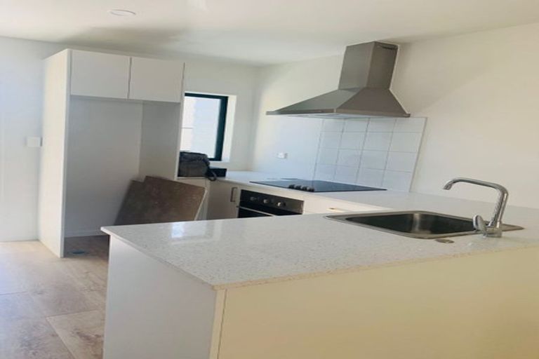 Photo of property in 7/6 South Pacific Place, Henderson, Auckland, 0612