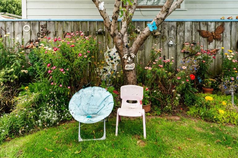 Photo of property in 26 Resolution Street, Lyall Bay, Wellington, 6022