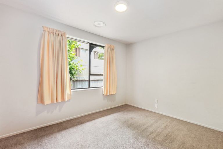 Photo of property in 6 Montclare Avenue, Ilam, Christchurch, 8041