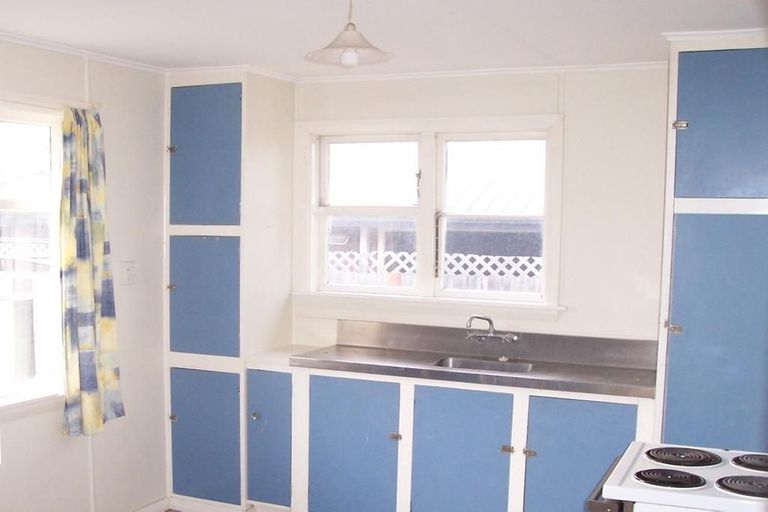 Photo of property in 9 Virgil Place, Northcote, Christchurch, 8052