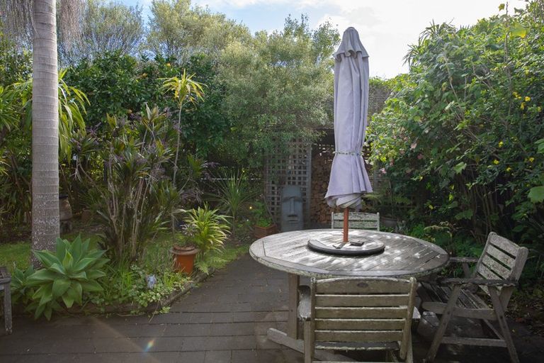 Photo of property in 3/23a Eversleigh Road, Belmont, Auckland, 0622