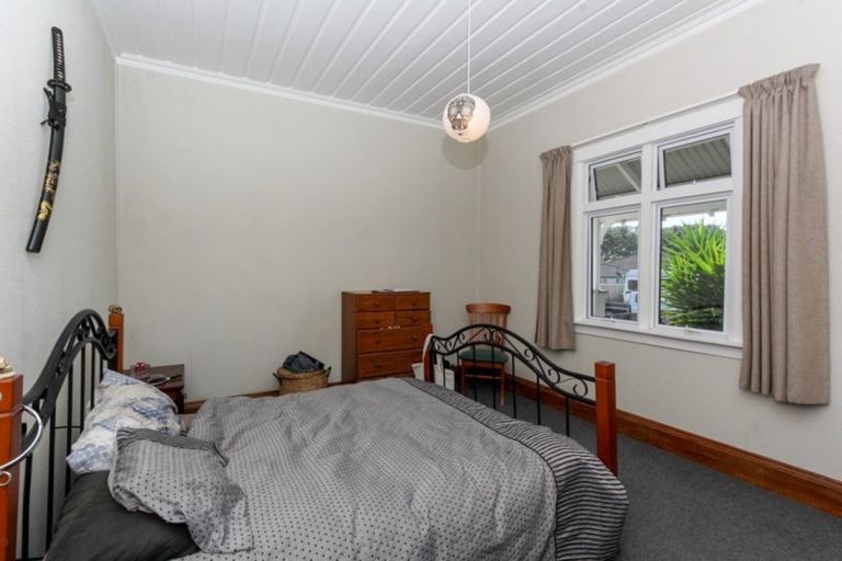 Photo of property in 6 Morley Street, New Plymouth, 4310