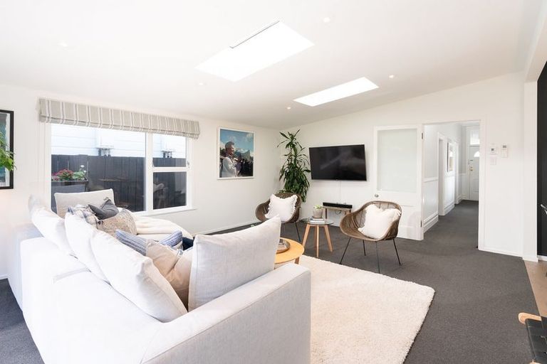 Photo of property in 56 Derwent Street, Island Bay, Wellington, 6023