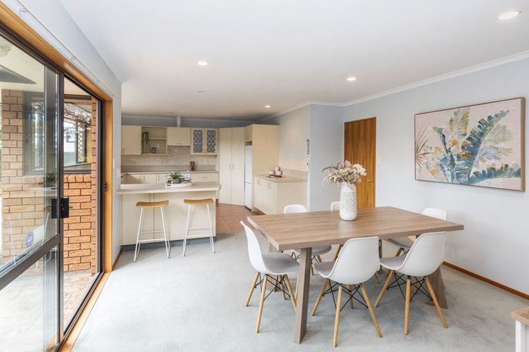 Photo of property in 32 Saint Martins Road, Saint Martins, Christchurch, 8022