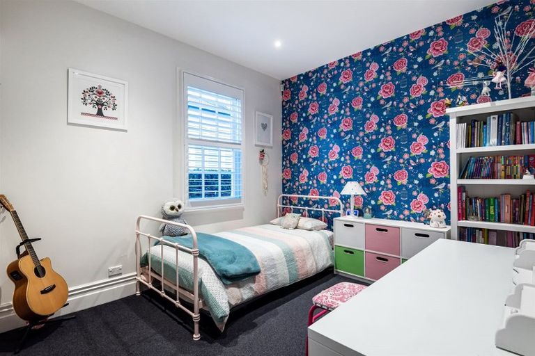 Photo of property in 67 Queen Street, Northcote Point, Auckland, 0627