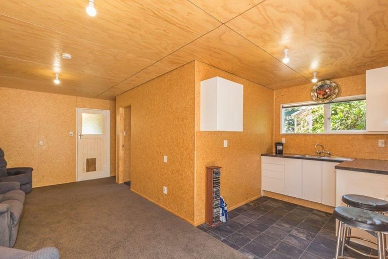 Photo of property in 358 Kimberley Road, Levin, 5571