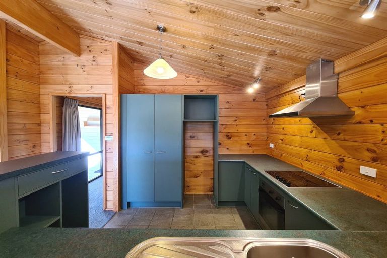 Photo of property in 16 Allman Drive, Coromandel, 3506