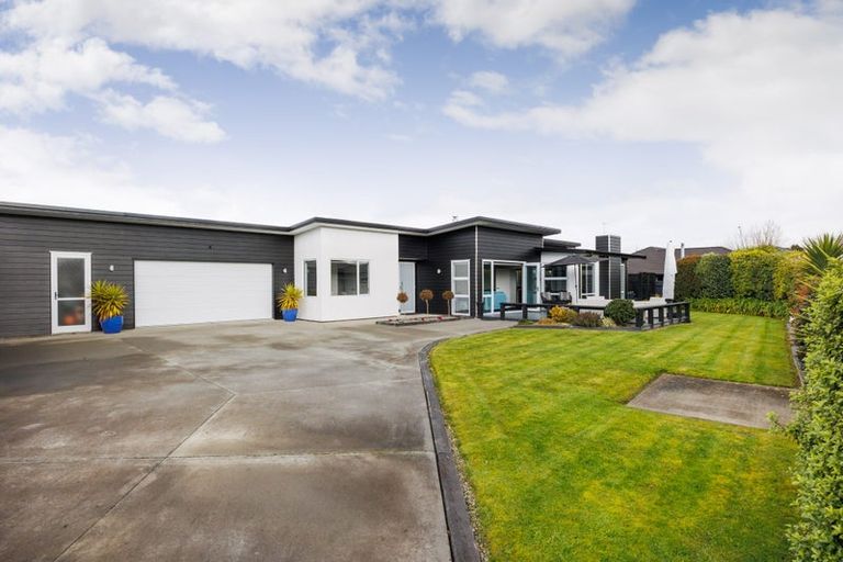 Photo of property in 59 Liberty Grove, Kelvin Grove, Palmerston North, 4414