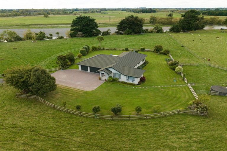 Photo of property in 205-233 Fitzherbert Road East, Aokautere, Palmerston North, 4471