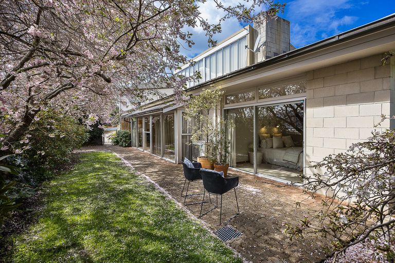 Photo of property in 33 Musselburgh Rise, Musselburgh, Dunedin, 9013