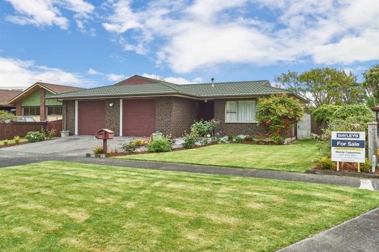 Photo of property in 22 Hind Place, Hokowhitu, Palmerston North, 4410