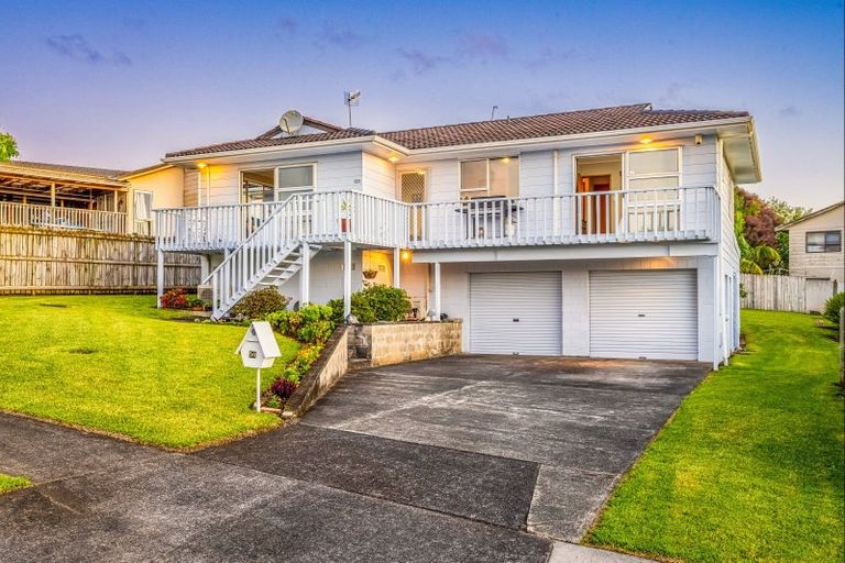 Photo of property in 56 Lewisham Street, Highland Park, Auckland, 2010