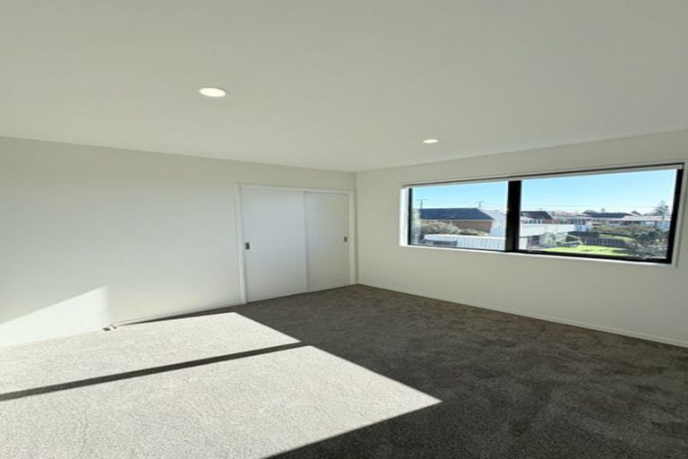 Photo of property in 27c Te Atatu Road, Te Atatu South, Auckland, 0610