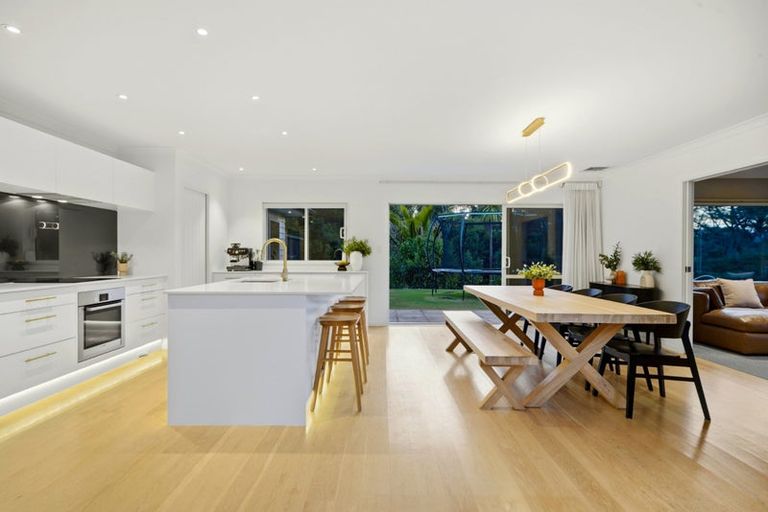 Photo of property in 343 Glenvar Road, Long Bay, Auckland, 0630