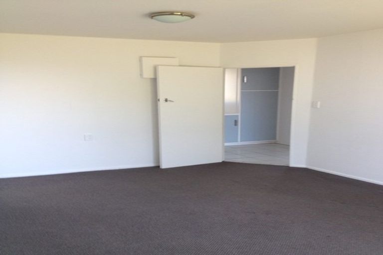 Photo of property in Bryon Court Flats, 25 Apuka Street, Brooklyn, Wellington, 6021